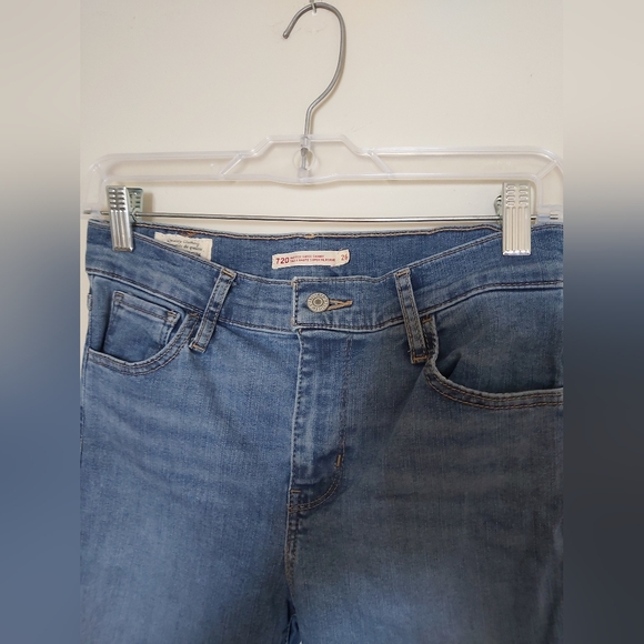 Levi's High Rise Jeans - Picture 5 of 9